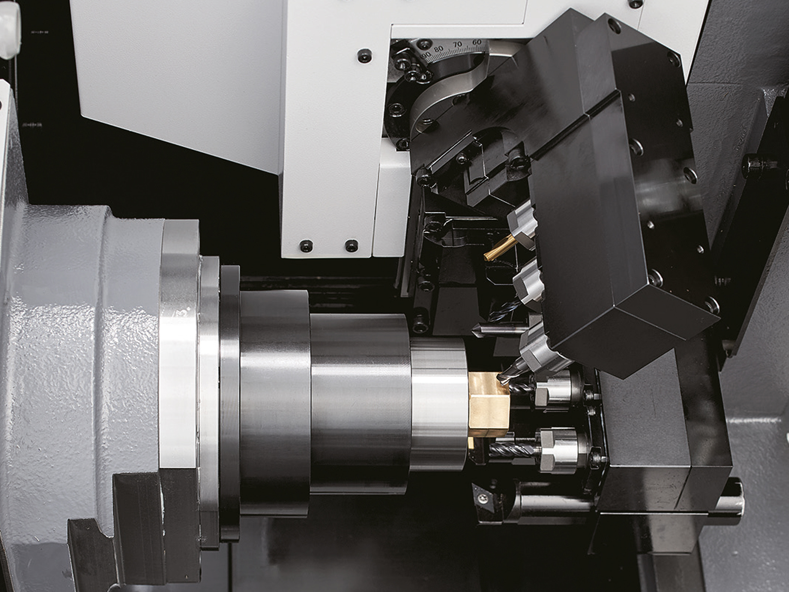 Three-tool adjustable angle type spindle